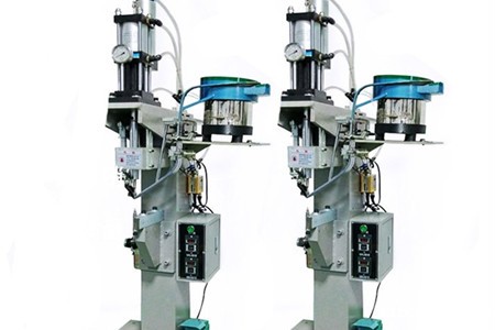 为什么建议大家选用伟德w88官方牌自动铆钉机?